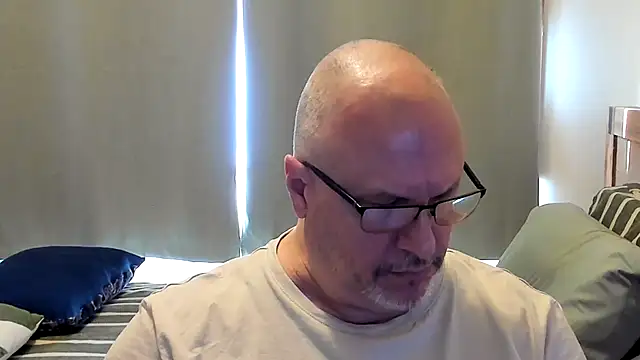 Nudist Aussie Daddy online show from 07.28.26