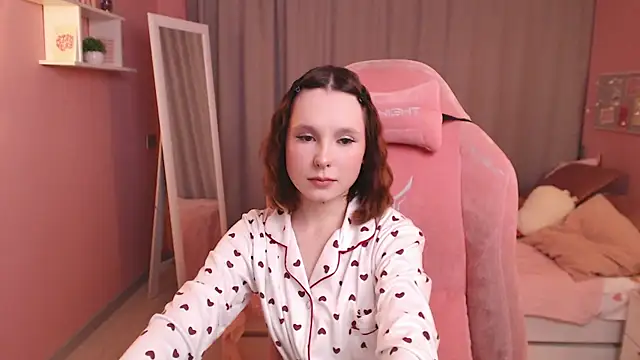 Haya Harareet online show from 02.06.26