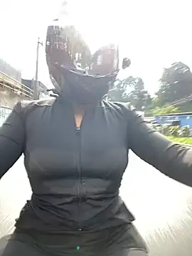 Scarlet auraa online show from 04.14.26