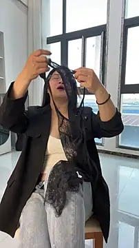 mo-mo-69 online show from 04.15.26