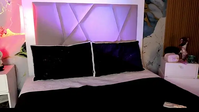 Sienna Desiree online show from 04.04.26