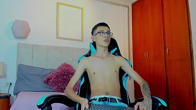 asher lux online show from 03.31.26