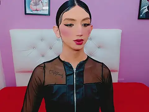 Snapshot of shantal_gil chatting on 05.21.26 shantal gil online show from 05.21.26