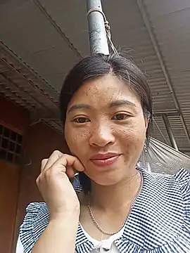 Snapshot of Hiniyk2 chatting on 06.27.26 Hiniyk2 online show from 06.27.26