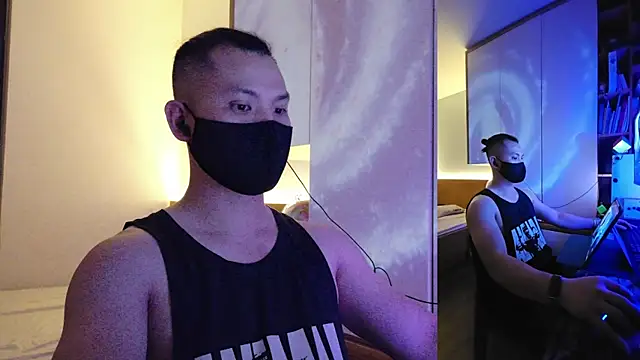 Snapshot of OnlyHand9x chatting on 04.17.26 OnlyHand9x online show from 04.17.26