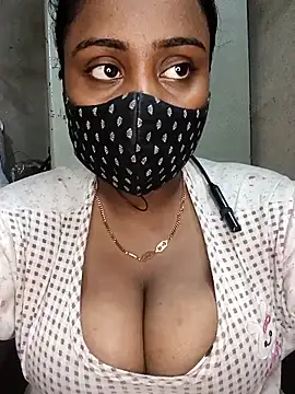 Hotty Nishaa online show from 04.14.26