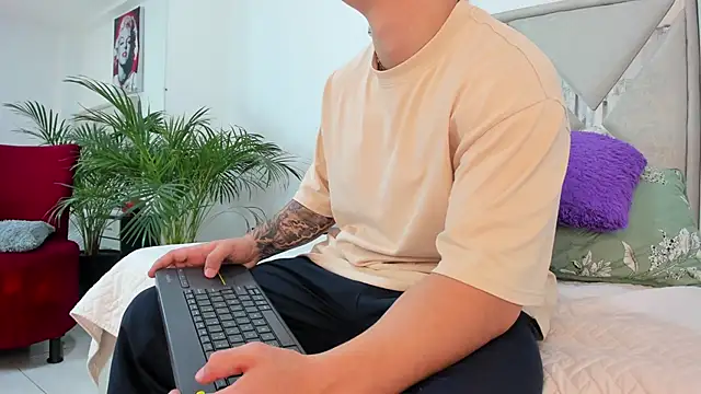 Liam saint online show from 03.13.26