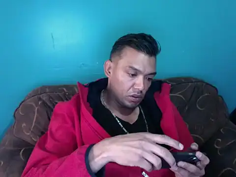 Snapshot of latinomoreno95 chatting on 01.08.26 latinomoreno95 online show from 01.08.26