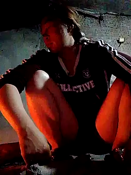 Fading roses online show from 04.11.26