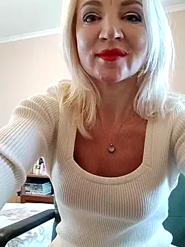 Snapshot of MiraStar984 chatting on 02.01.26 MiraStar984 online show from 02.01.26