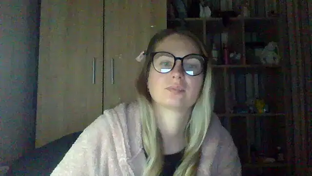 VikiLove765 online show from 02.01.26