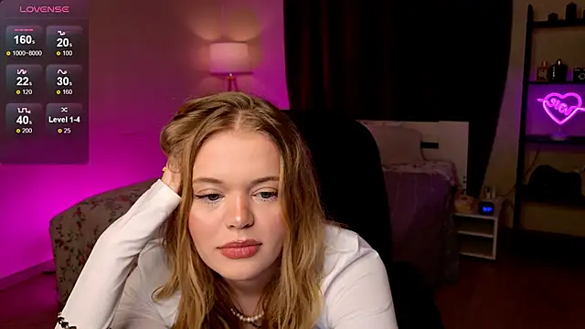 Snapshot of Elioraa chatting on 01.10.26 Elioraa online show from 01.10.26