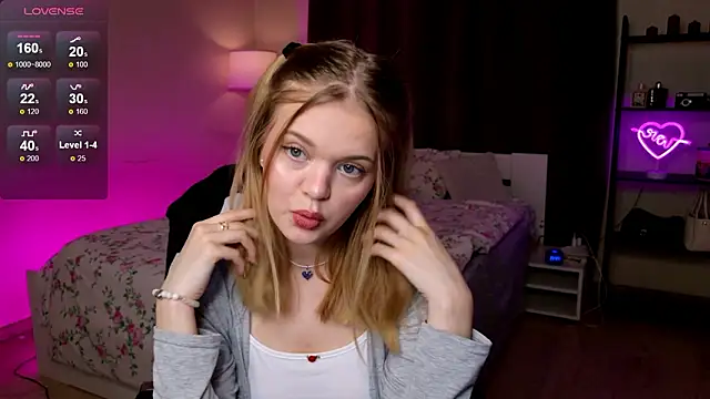 Snapshot of Elioraa chatting on 01.13.26 Elioraa online show from 01.13.26