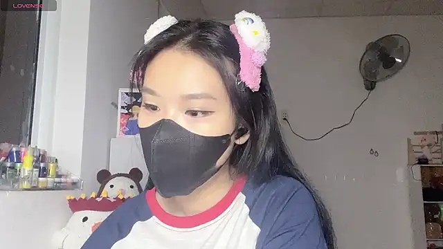 Tieu-May online show from 04.18.26