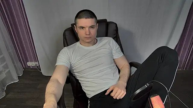 LoveMike1 online show from 04.14.26