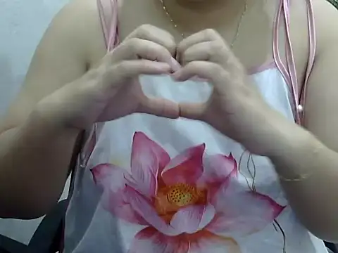 Sarah no land online show from 04.16.26