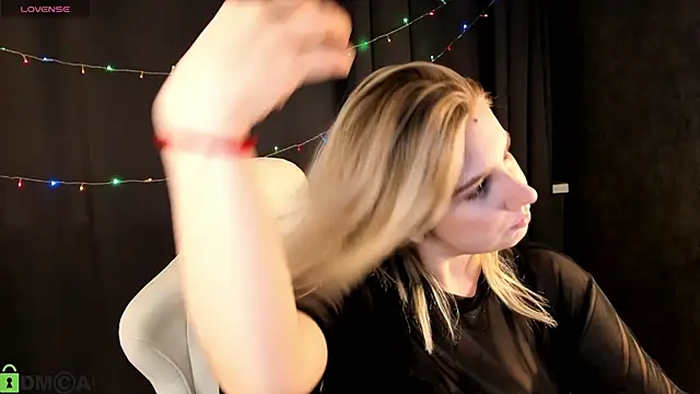 Snapshot of SoftLana chatting on 01.08.26 SoftLana online show from 01.08.26