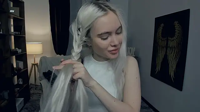 KristalCrowner online show from 02.04.26