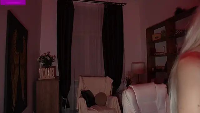 KristalCrowner online show from 04.18.26