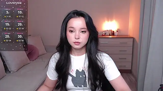 Snapshot of lia_hetty chatting on 11.14.25 lia hetty online show from 11.14.25