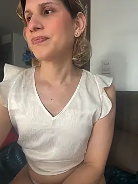 Snapshot of milablossom01 chatting on 06.18.26 milablossom01 online show from 06.18.26