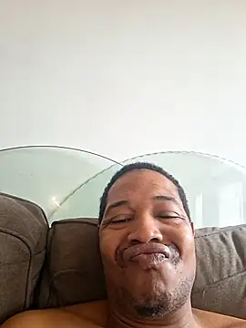 Snapshot of moneyboi1988 chatting on 01.06.26 moneyboi1988 online show from 01.06.26