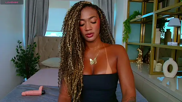 Patricia Rosse21 online show from 04.13.26