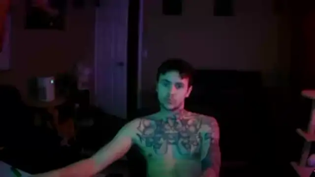 Snapshot of skateboardskate chatting on 01.09.26 skateboardskate online show from 01.09.26