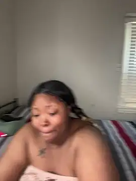 Chocolatebunnyxx96 online show from 04.08.26