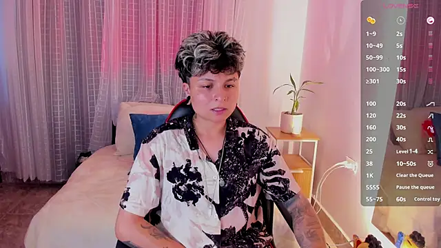 Zury Ramirez online show from 04.13.26