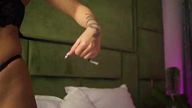 Snapshot of BlairLevine chatting on 01.11.26 BlairLevine online show from 01.11.26