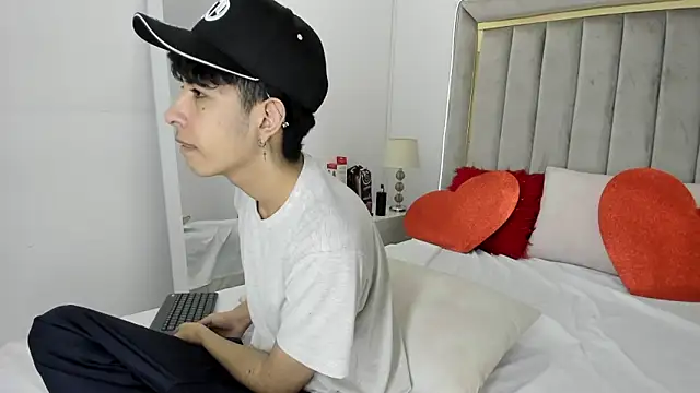 julian xx online show from 02.07.26