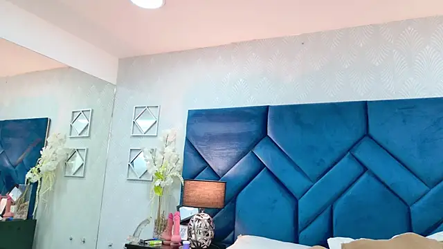 CintiaHolms online show from 03.13.26