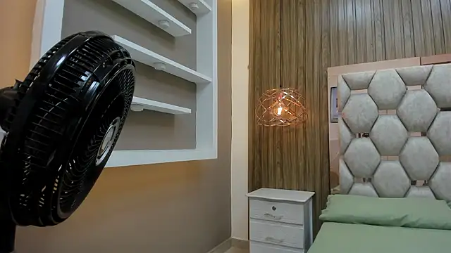 Snapshot of james__walsh chatting on 02.09.26 james walsh online show from 02.09.26