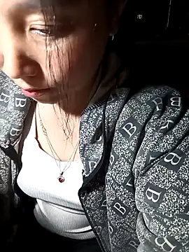 Snapshot of vesla-2k chatting on 03.06.26 vesla-2k online show from 03.06.26