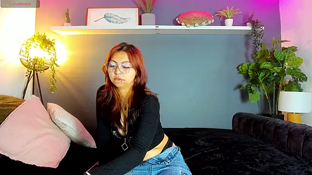 Kira Exe  online show from 04.15.26