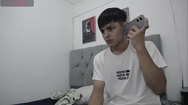 Snapshot of Loganjhonson19 chatting on 01.09.26 Loganjhonson19 online show from 01.09.26