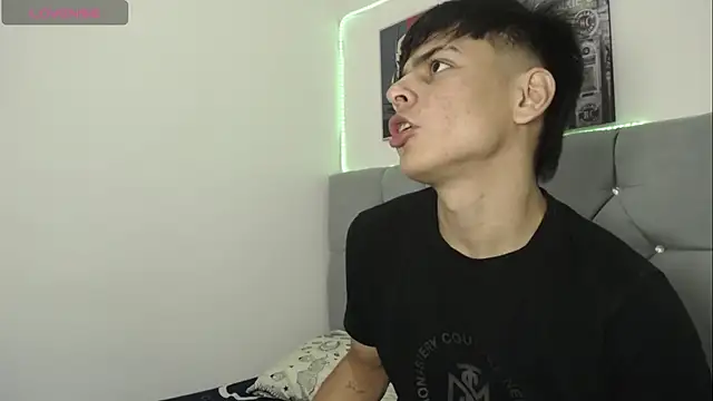 Snapshot of Loganjhonson19 chatting on 01.12.26 Loganjhonson19 online show from 01.12.26