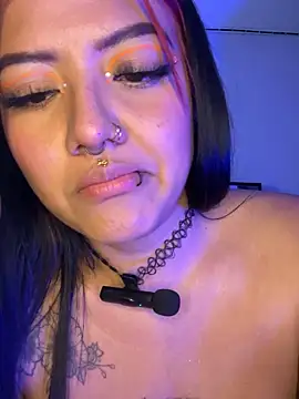 queen of you heart online show from 02.19.26