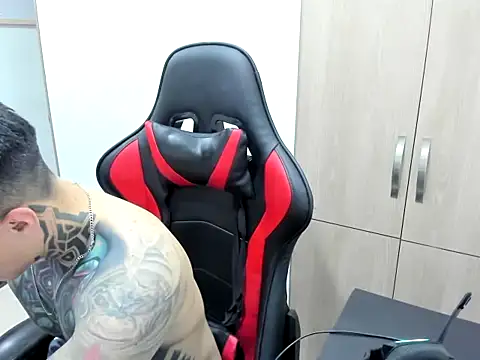 Chrissblack online show from 02.12.26