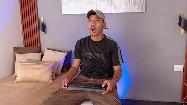 Snapshot of Julian_Dark_ chatting on 03.03.26 Julian Dark online show from 03.03.26