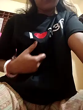 queenneha69 online show from 04.14.26