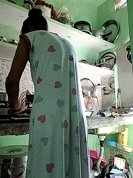 Night-Couple2 online show from 04.16.26