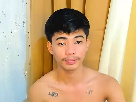 Snapshot of boynextdoor4uX chatting on 01.08.26 boynextdoor4uX online show from 01.08.26