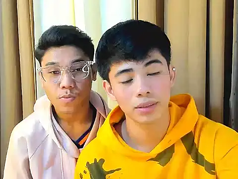 Snapshot of boynextdoor4uX chatting on 01.15.26 boynextdoor4uX online show from 01.15.26