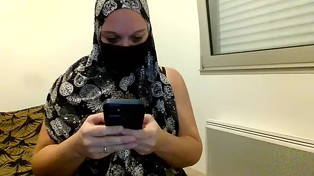 Snapshot of MuslimSexyHot chatting on 01.15.26 MuslimSexyHot online show from 01.15.26