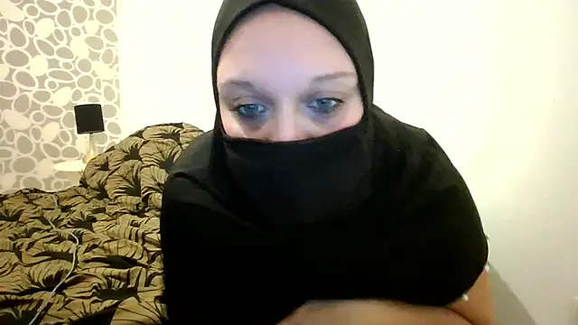 Snapshot of MuslimSexyHot chatting on 01.17.26 MuslimSexyHot online show from 01.17.26