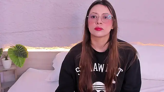 lanna 18  online show from 02.05.26