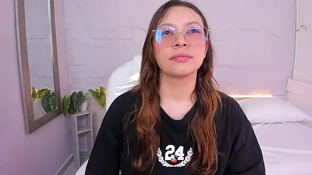 lanna 18  online show from 05.22.26