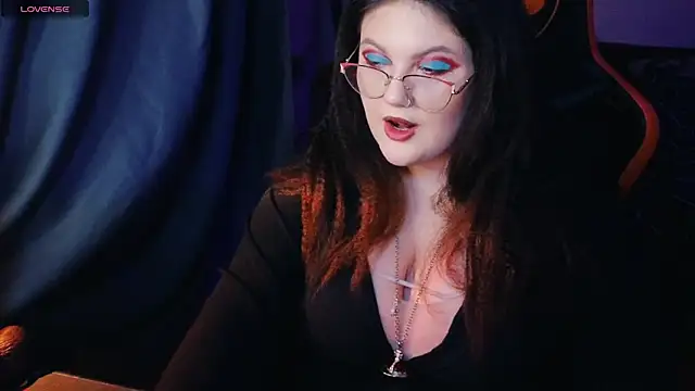 Snapshot of PixelMiss chatting on 07.28.26 PixelMiss online show from 07.28.26